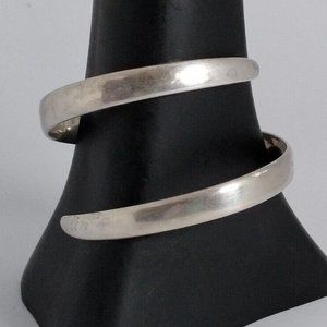 Metropolitan Museum of Art Jewelry Sterling Silver Wrap Bracelet (Byzantine)